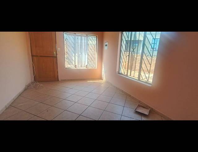 3 BEDROOM HOUSE FOR SALE IN DANVILLE
